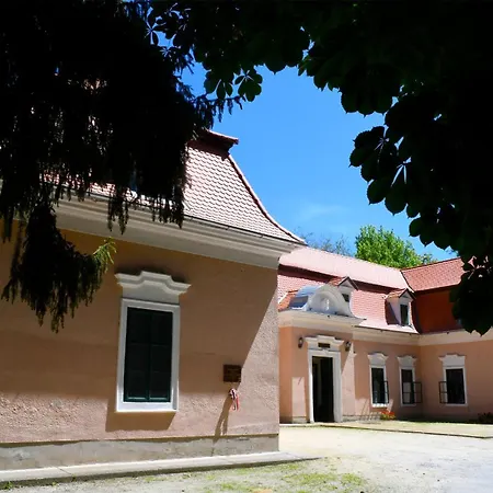 Penzion Pluto Lovas Szilvásvárad