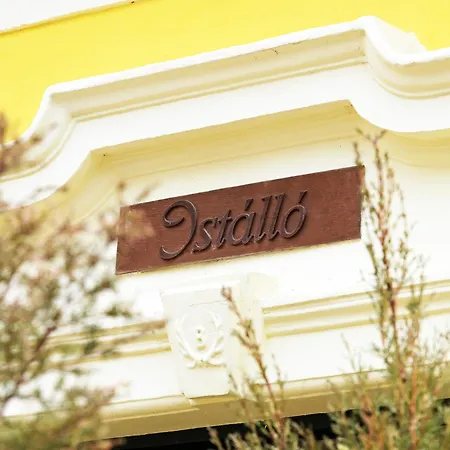 Pluto Lovas Vendeghaz 게스트하우스