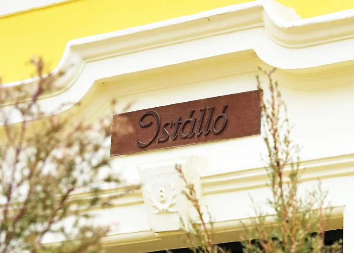 Pluto Lovas Vendeghaz 게스트하우스